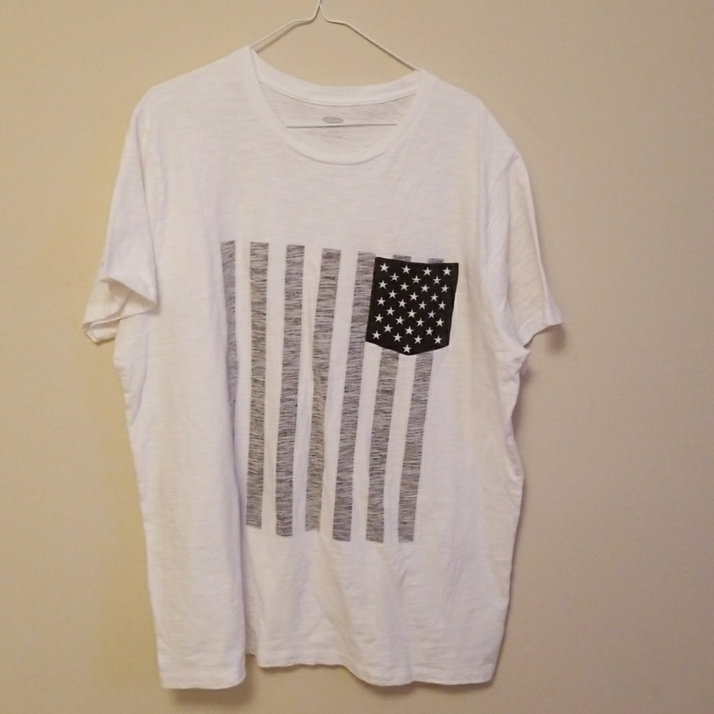 Tee shirt